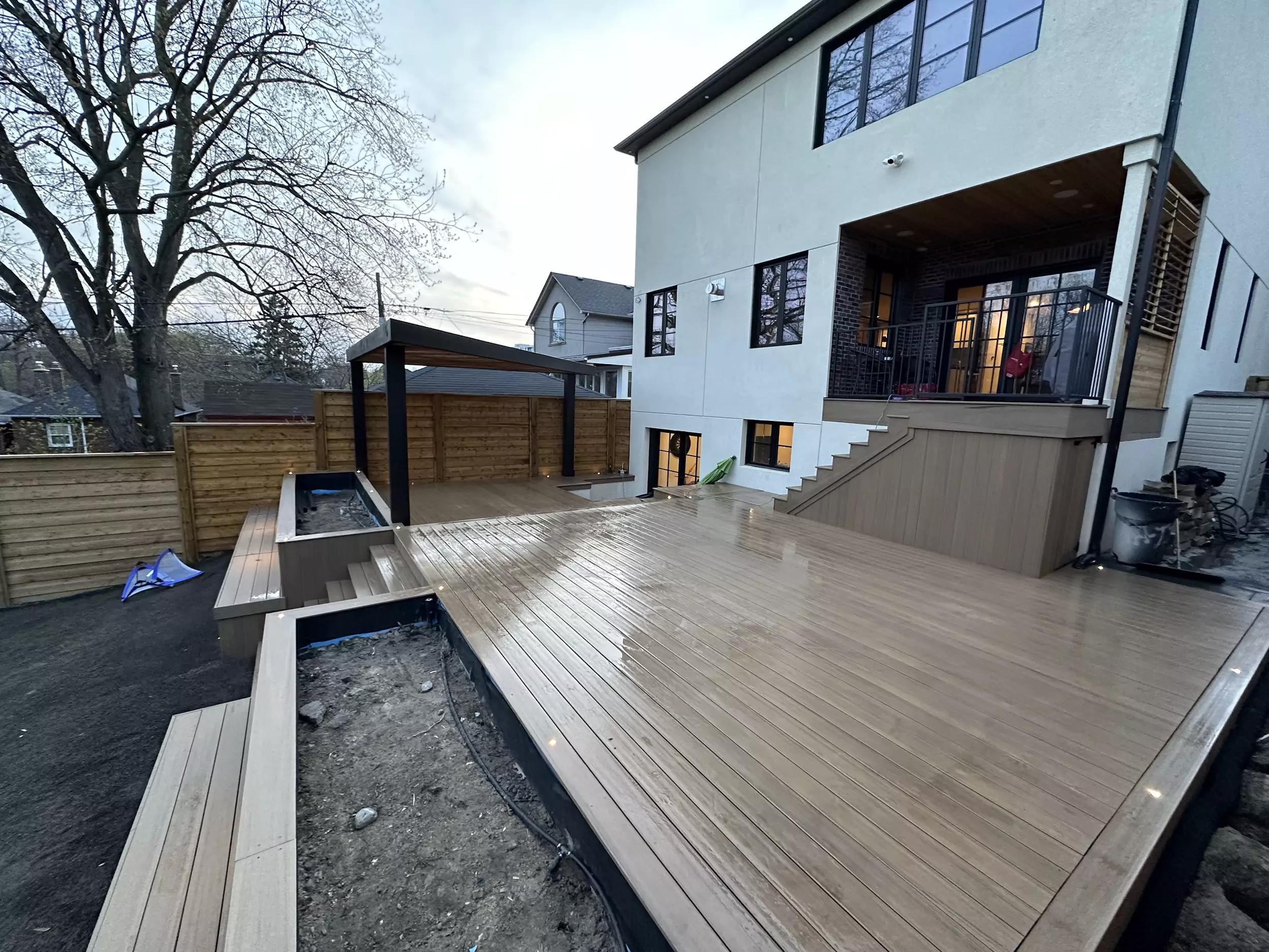 Deck and fences (18)
